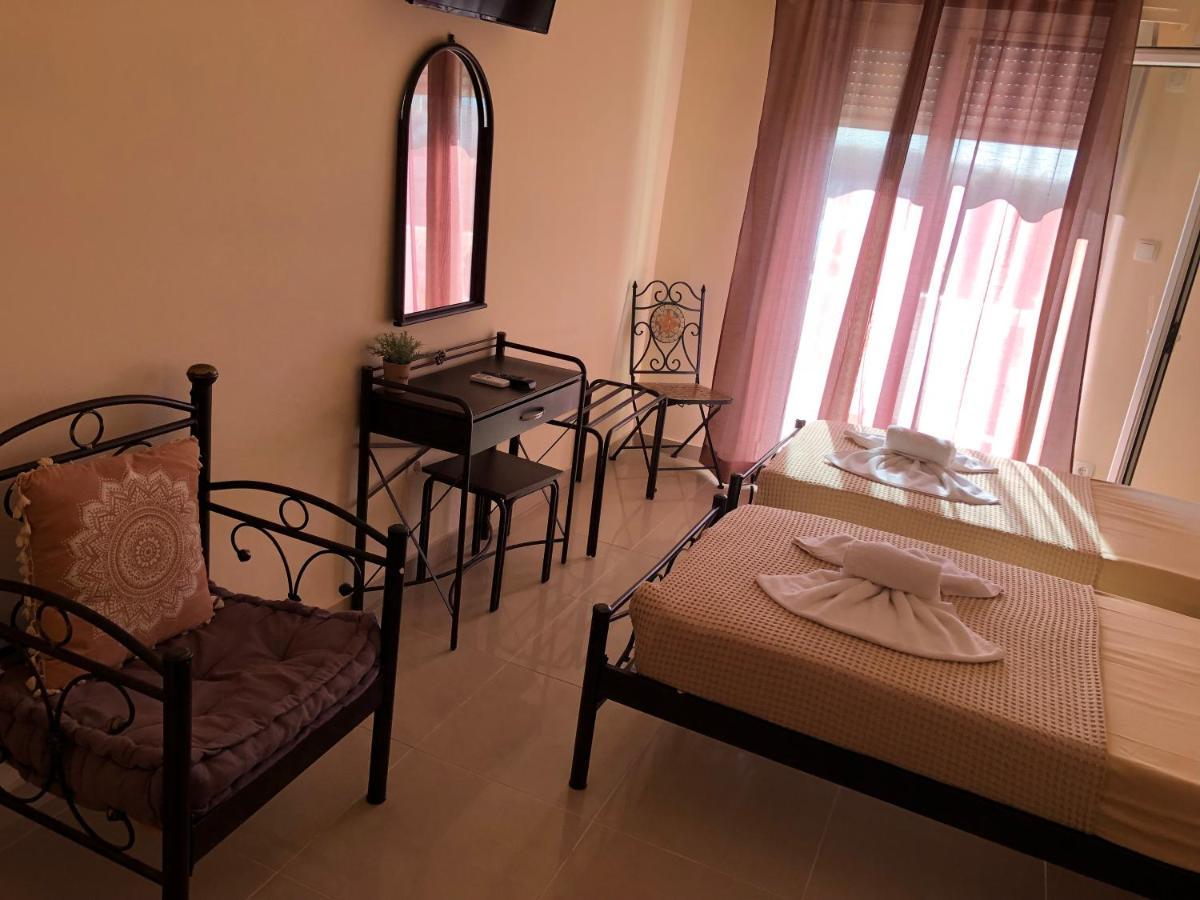 Nikolakakis Rooms Lavrio Exterior foto