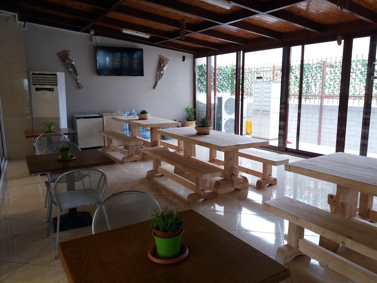Nikolakakis Rooms Lavrio Exterior foto
