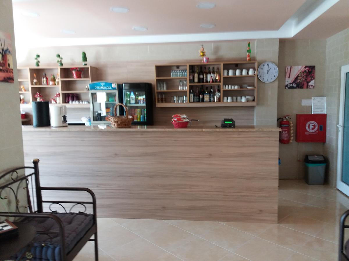 Nikolakakis Rooms Lavrio Exterior foto