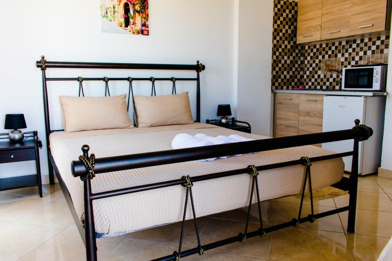 Nikolakakis Rooms Lavrio Exterior foto