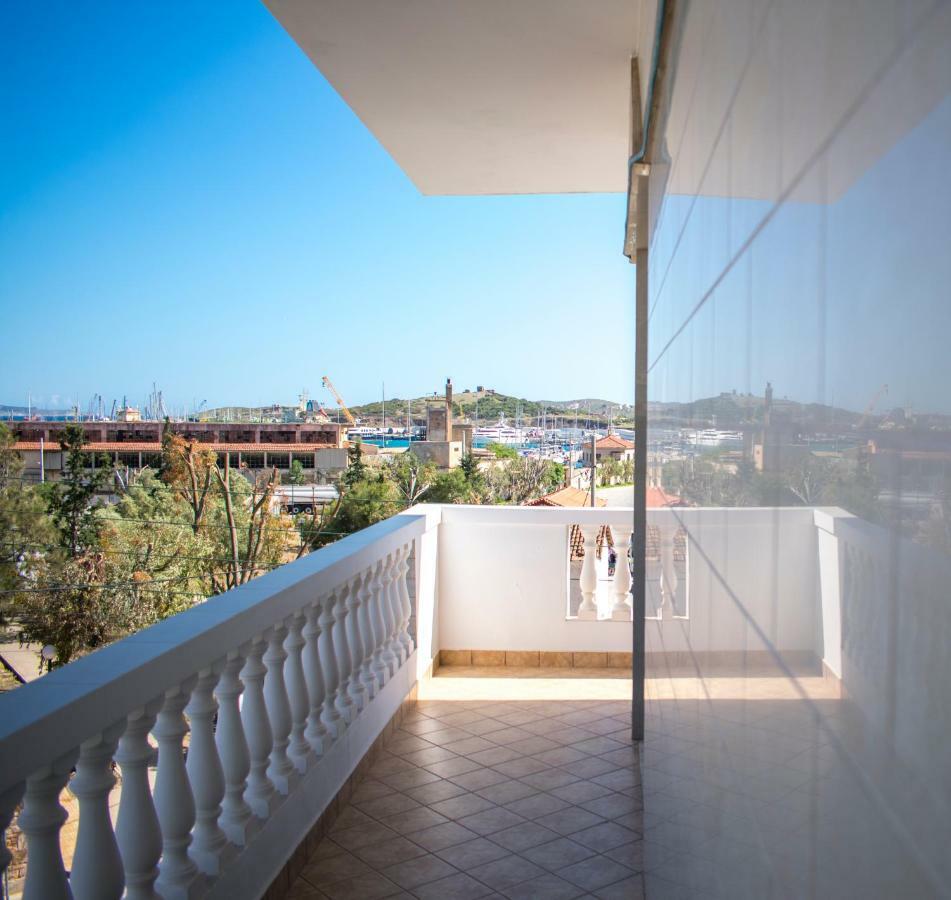 Nikolakakis Rooms Lavrio Exterior foto