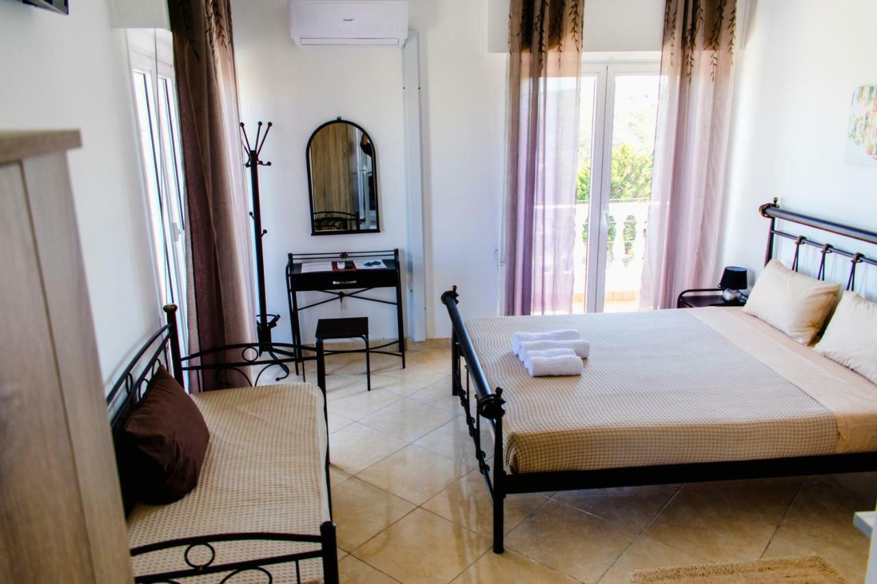 Nikolakakis Rooms Lavrio Exterior foto